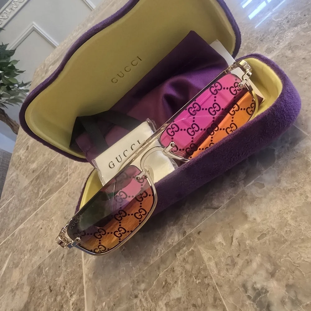 Authentic Unisex Gucci Logo Glasses - Picture 6 of 6